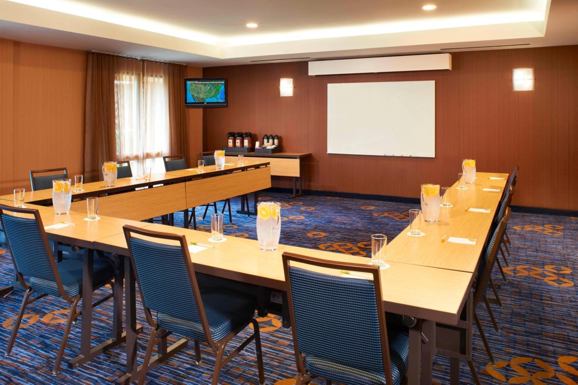 托莱多罗斯福德/佩里斯堡万怡酒店 外观 照片